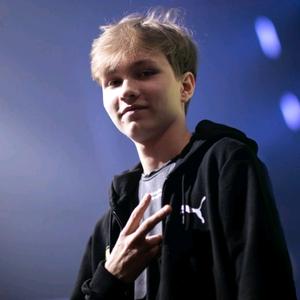 手奋力应战 手奋力应战